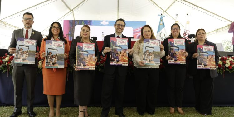 El lanzamiento de la iniciativa tuvo lugar en la sede de la PGN, contando con la presencia de representantes de varias instituciones. / Foto: Dickens Zamora