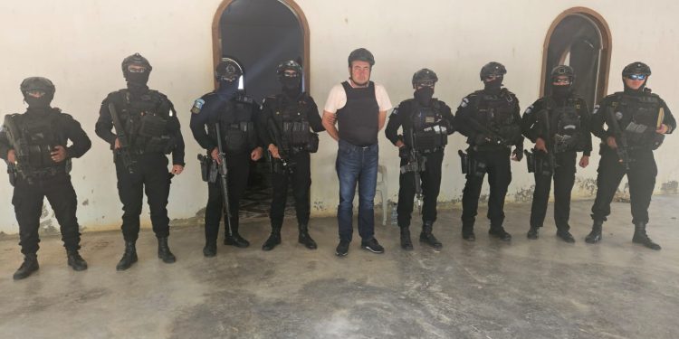 captura de un hombre con orden de aprehensión con fines de extradición identificado como Williams Estuardo Orellana Tovar, alias “Guarizama”. / Foto: PNC