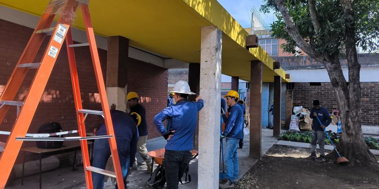 Realizan remozamiento en escuela para niños con discapacidad. (Foto: UCEE)