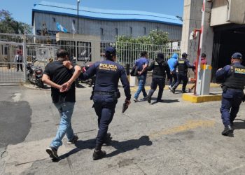 Intentaban cometer un nuevo robo en zona 21. / Foto: PNC