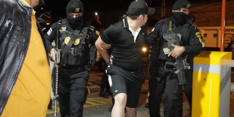 Steven Ovaldino Lorenzana Alvarenga, alias "Chipi", señalado por su presunta vinculación con el narcotráfico a gran escala. / Foto: PNC
