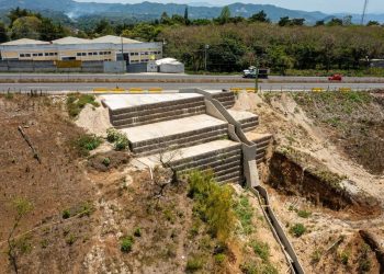 Obra en ruta a El Salvador. / Foto: CIV.