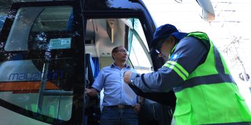 Transportistas podrán renovar vía internet su licencia de operación ante la DGT. / Foto: DGT.