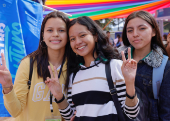 Becas por Nuestro Futuro