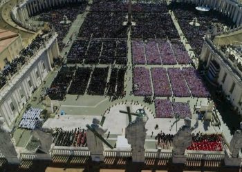 Video | Más de 250 mil personas participaron del funeral del Papa Francisco
