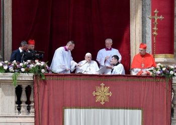 El papa Francisco en su bendición "Urbi et Orbi" en el Domingo de Pascua del Año de Gracia 2025. / Foto: Vatican News.