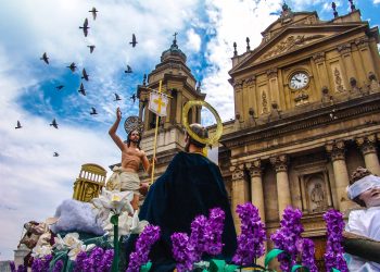 Semana Santa 2025: el Resucitado recorrerá la ciudad entre cantos y flores