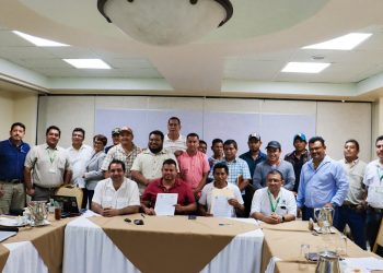 Firman convenio para la comercialización responsable de resina de copal en Petén