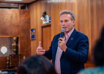 Harris Whitbeck: “Quien viene a Guatemala regresa cambiado a su casa”