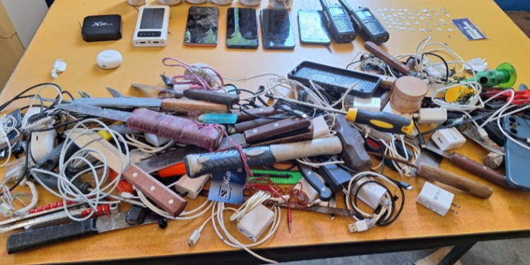 La requisa fue producto de un trabajo coordinado entre personal del Sistema Penitenciario y la PNC. / Foto: PNC.