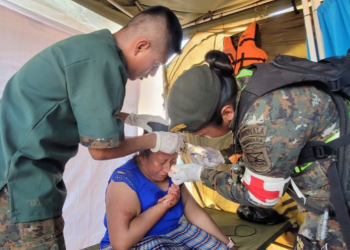 Como parte de las acciones del Sinaprese, Brigada de Operaciones para Montaña del Ejército de Guatemala brinda asistencia médica. / Foto: Ejército