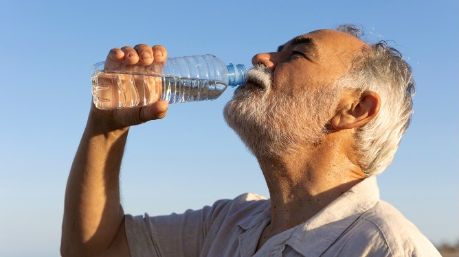 El MSPAS reitera su compromiso con la salud de los guatemaltecos y exhorta a la población a no subestimar los efectos del calor. / Foto: MSPAS