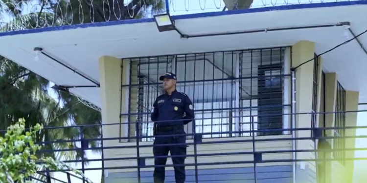 Las garitas estarán ubicadas en sitios clave para facilitar el acceso a los servicios policiales. / Foto: Mingob