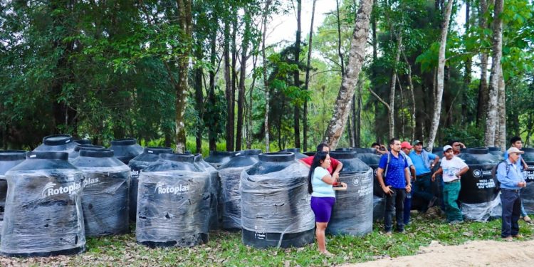 Entrega de insumos beneficia a comunidades de los municipios de Flores y Poptún, Petén