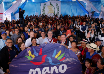 Mano a Mano es la estrategia del gobierno de Arévalo para combatir la pobreza y desnutrición en el país. / Foto: Gilber García.