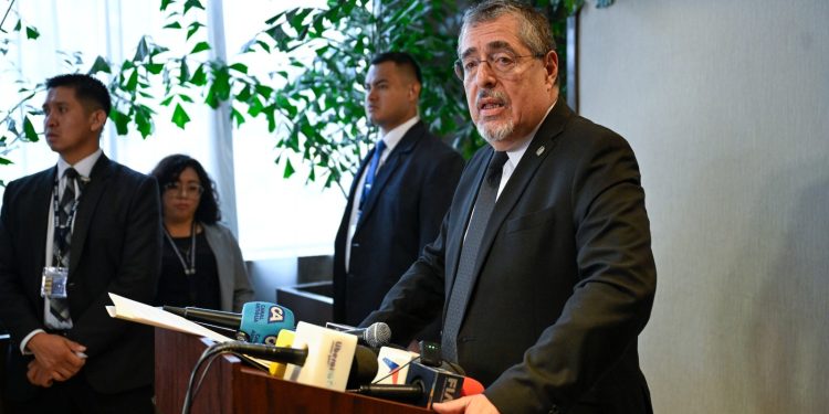 El presidente Arévalo rechazó la orden de captura contra Luis Pacheco.