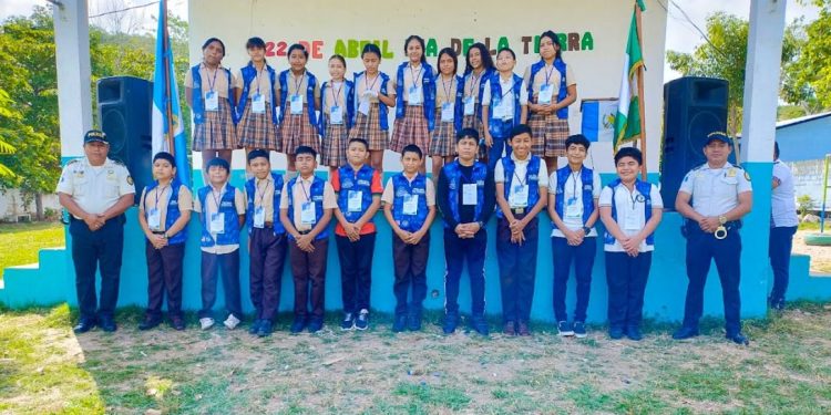 Niñas y niños asumen rol protagónico en la prevención de la violencia escolar en Santa Elena