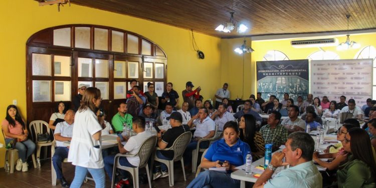 Compromiso para llevar salud, educación e infraestructura en Suchitepéquez