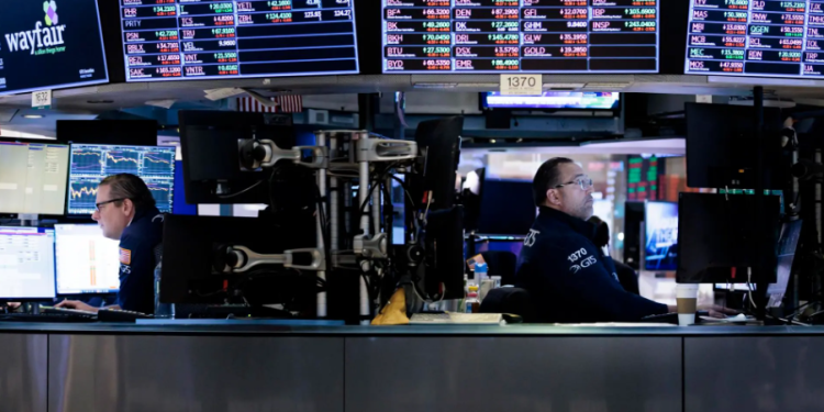 Wall Street en caída en segundo día consecutivo por los aranceles anunciados por el presidente Trump. / Foto: EFE.