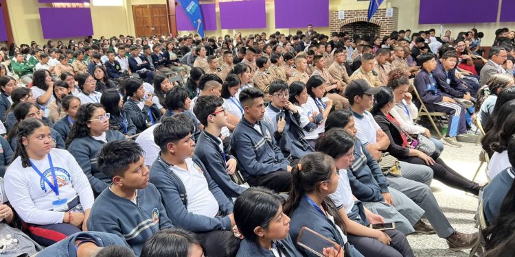 Becas por Nuestro Futuro en Quiché, compromiso con la educación y el desarrollo del pueblo digno