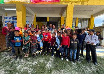 Entregan nuevas aulas en la escuela preprimaria Centro Aldea Saquicol, San Francisco El Alto
