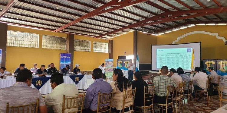 Autoridades abordan temas clave para el desarrollo de Santa Rosa