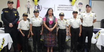 Totonicapán promueve la cultura de paz y la participación ciudadana con elección de niña jefa de estación de la PNC