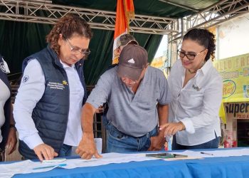 Adultos mayores de Moyuta reciben Aporte Económico del Adulto Mayor