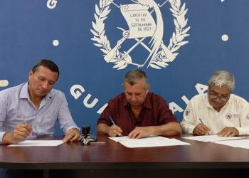 Zacapa inicia la firma de convenios que dan paso a ejecución de proyectos de desarrollo