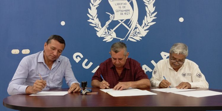 Zacapa inicia la firma de convenios que dan paso a ejecución de proyectos de desarrollo
