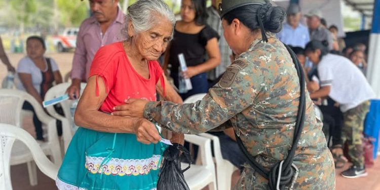 Resaltan compromiso del acceso a la salud durante jornada médica del Centam Guardian en Jutiapa