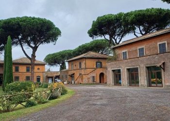 El papa León XIV visitó ese jueves el "Borgo Laudato Si" en la villa de Castel Gandolfo, en las afueras de Roma.