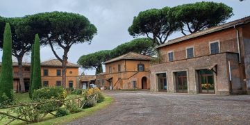 El papa León XIV visitó ese jueves el "Borgo Laudato Si" en la villa de Castel Gandolfo, en las afueras de Roma.