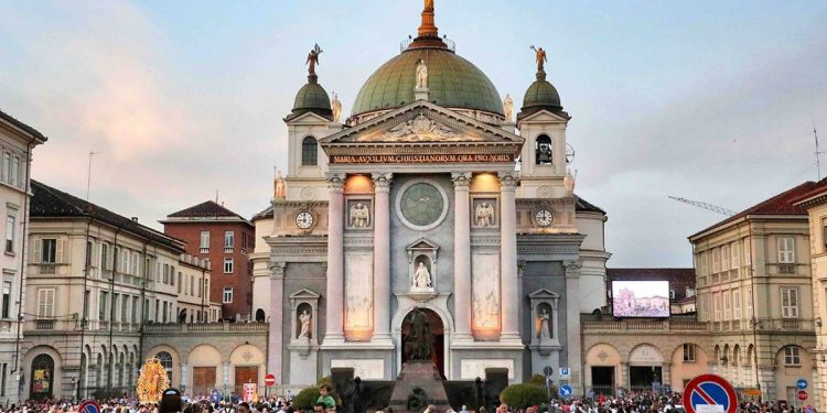 Basílica de María Auxiliadora en Turín, Italia, proyectada y construida por Don Bosco. / Foto: ISCR Don Bosco.