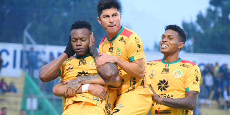 Un descendido Marquense exhibe a Comunicaciones en la ida de cuartos de final