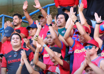 Los rojos metieron al horno a Mixco y se sirven un pase a semifinales