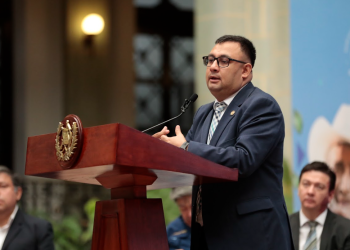 Viceministro de Transportes presentó avances en la recuperación de AILA./Foto: Álex Jacinto.