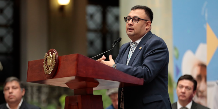 Viceministro de Transportes presentó avances en la recuperación de AILA./Foto: Álex Jacinto.