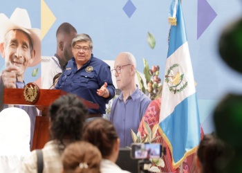Sigue inverstigación sobre contenedor con drogas. Titular del Ministerio de Gobernación, Francisco Jiménez. / Foto: Dickenz Zamora