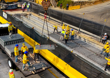 Cierre vial favoreció la agilización en la instalación de vigas longitudinales./Foto: CIV.