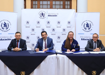 Mineduc e Intecap firmaron convenio de fortalecimiento. (Foto: Mineduc)