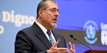 Presidente A´revalo comparte con alegría el retiro de Guatemala de la lista negra de la CIDH./Foto: Byron de la Cruz.