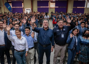 Presidente Bernardo Arévalo impulsa becas por nuestro futuro en Santa Cruz Quiché