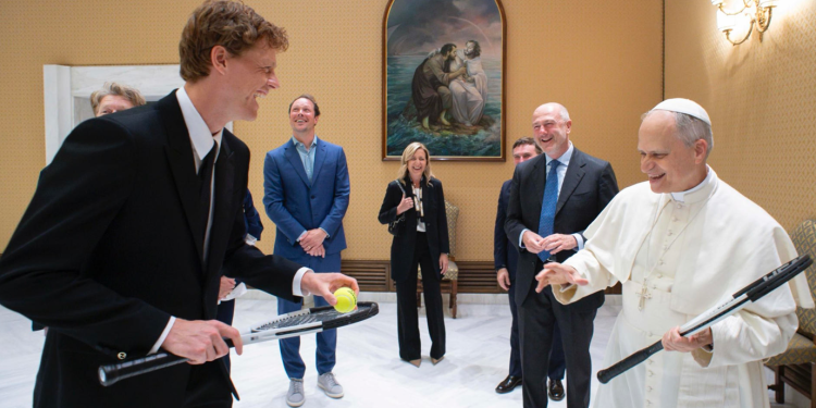 Un servicio especial: Sinner visita al papa León XIV