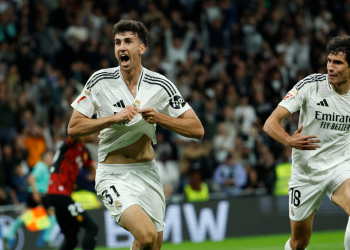 Real Madrid evita el alirón del Barcelona con gol al 95