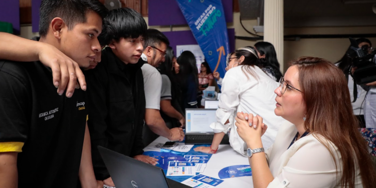 Segeplan atendió a más de 5 mil jóvenes en Gira por Nuestro Futuro