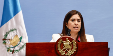 La viceministra de antinarcóticos Claudia Palencia compartió detalles sobre las estrategias implementadas desde el Mingob. / Foto: Daniel Ordoñez