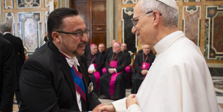 Embajada de Guatemala ante la Santa Sede participa en saludo del Papa León XIV