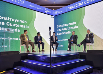 Autoridades del CIV participaron en el Telecom Connect Summit./Foto:CIV.