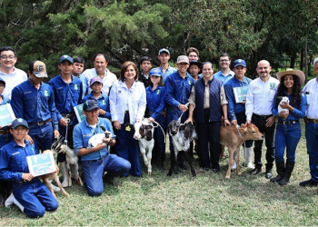 Al finalizar el acto de firma del convenio, las autoridades realizaron un recorrido por las instalaciones de la ENCA. / Foto: MAGA